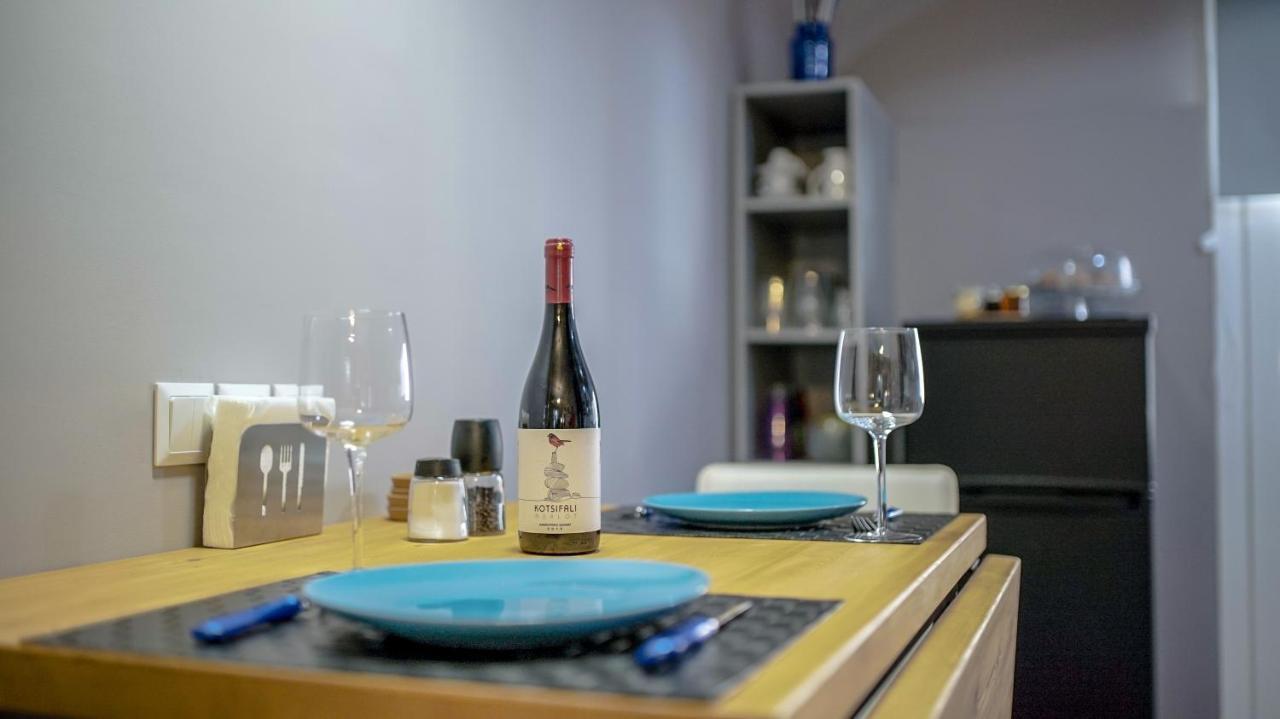 D16 Athens Apartment - 5' Mins To Petralona Metro Bagian luar foto